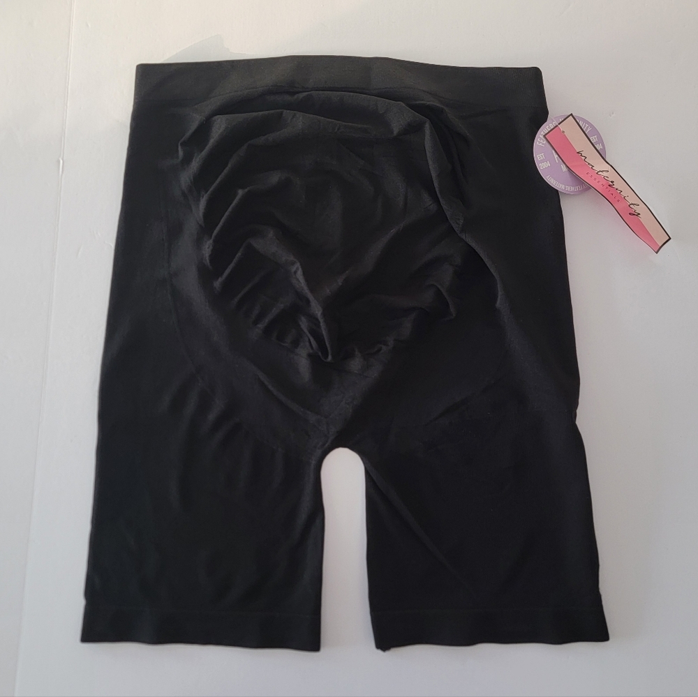 Feathers Maternity Belly Support Bike Short , Black  Size 2X